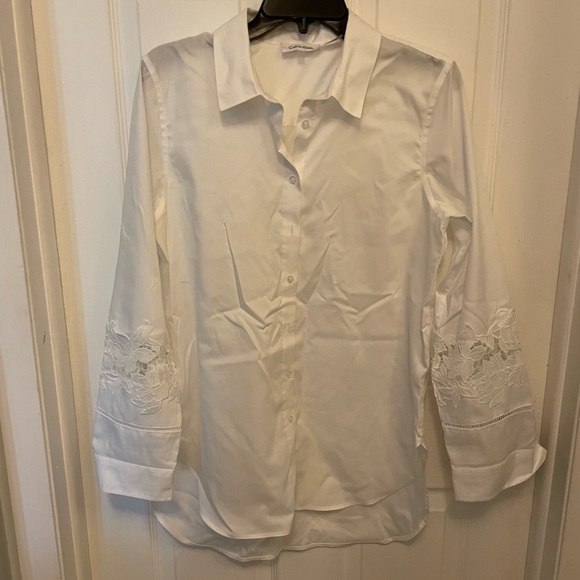 Calvin Klein  white button up white lace floral sleeves blouse - Picture 2 of 9